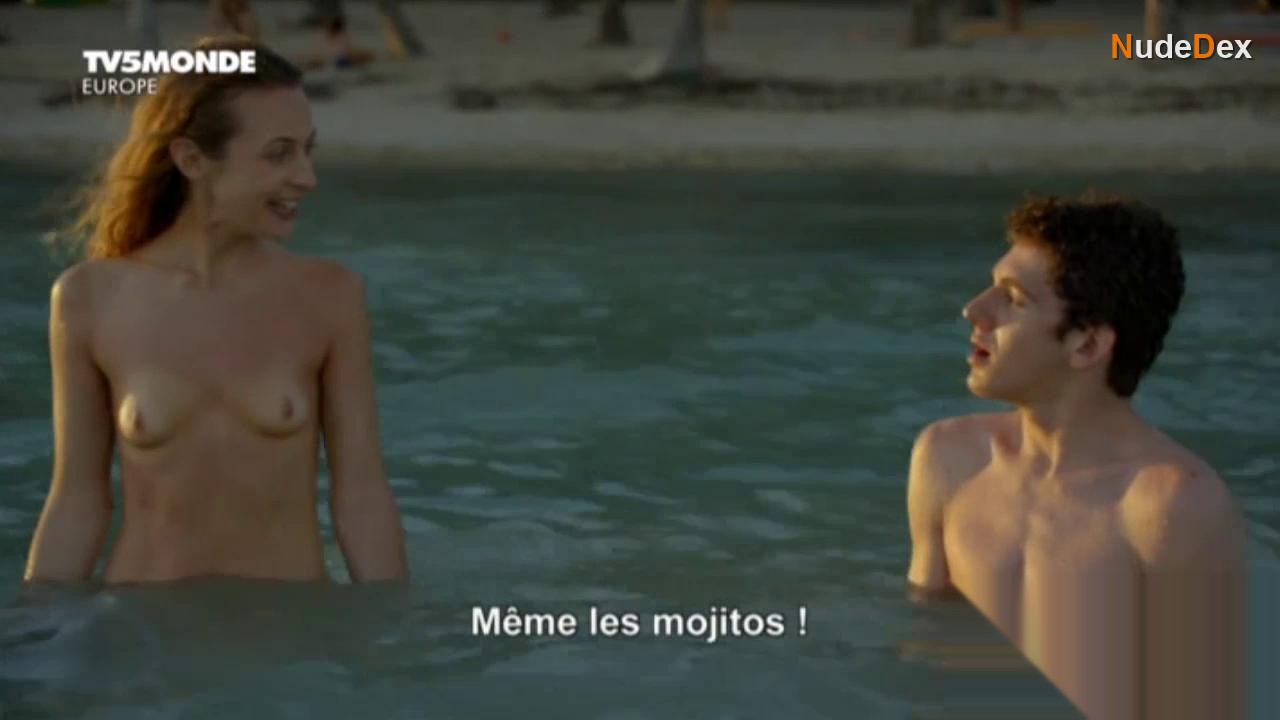 Margaux Laplace in Fais Pas Ci, Fais Pas Ca, photo 6
