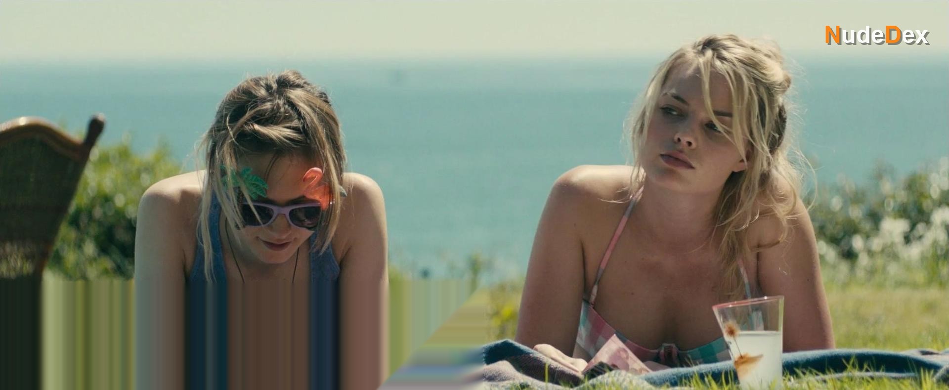 Margot Robbie in About Time, photo 2