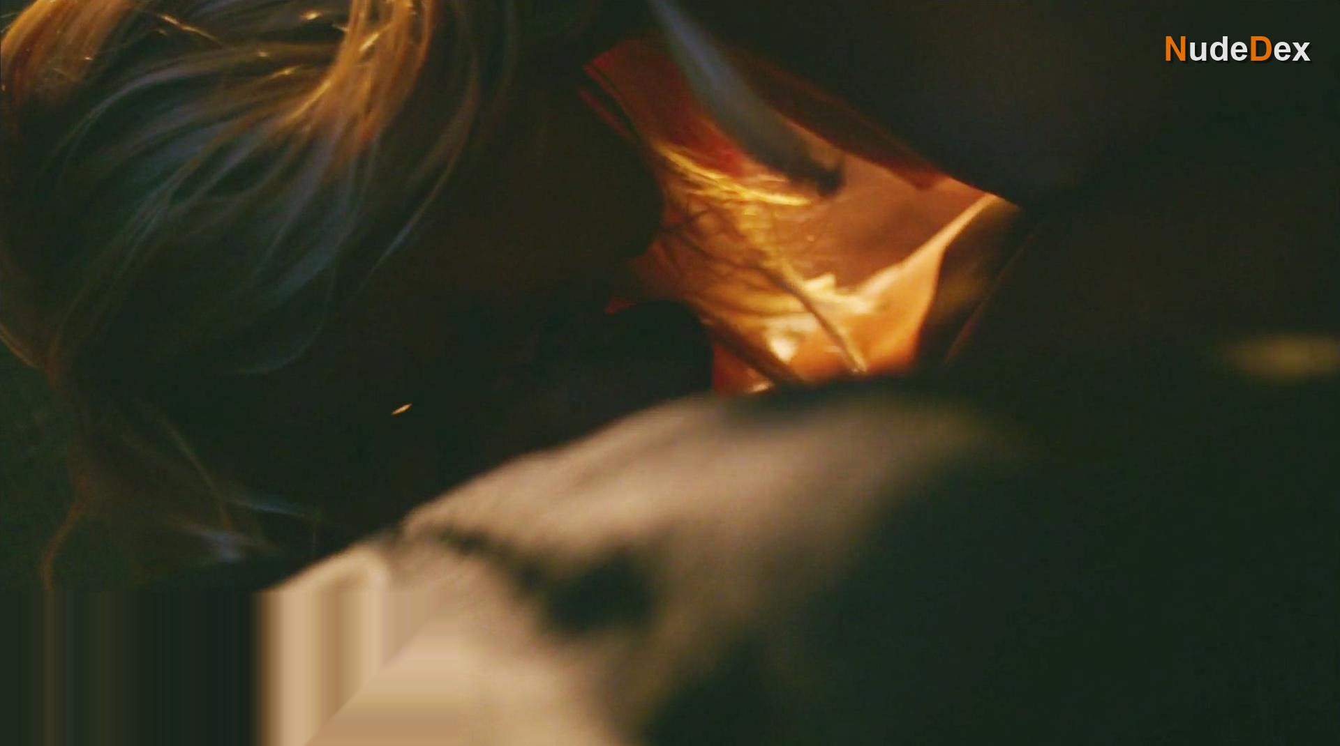 Margot Robbie in Focus, photo 6