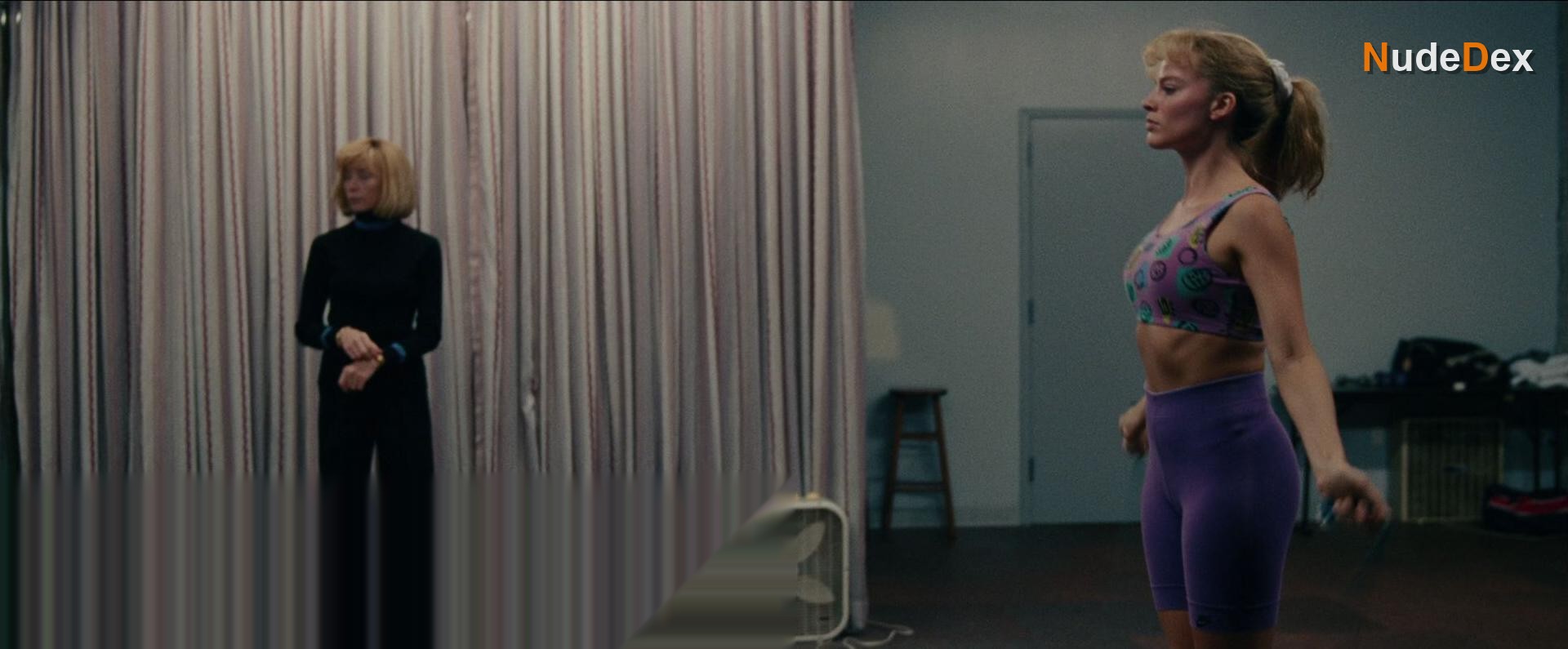 Margot Robbie in Itonya, photo 1