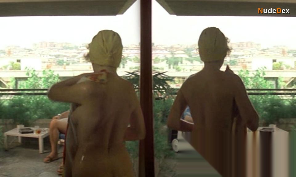 Maria Baxa in Spogliamoci Cosi Senza Pudor, photo 3