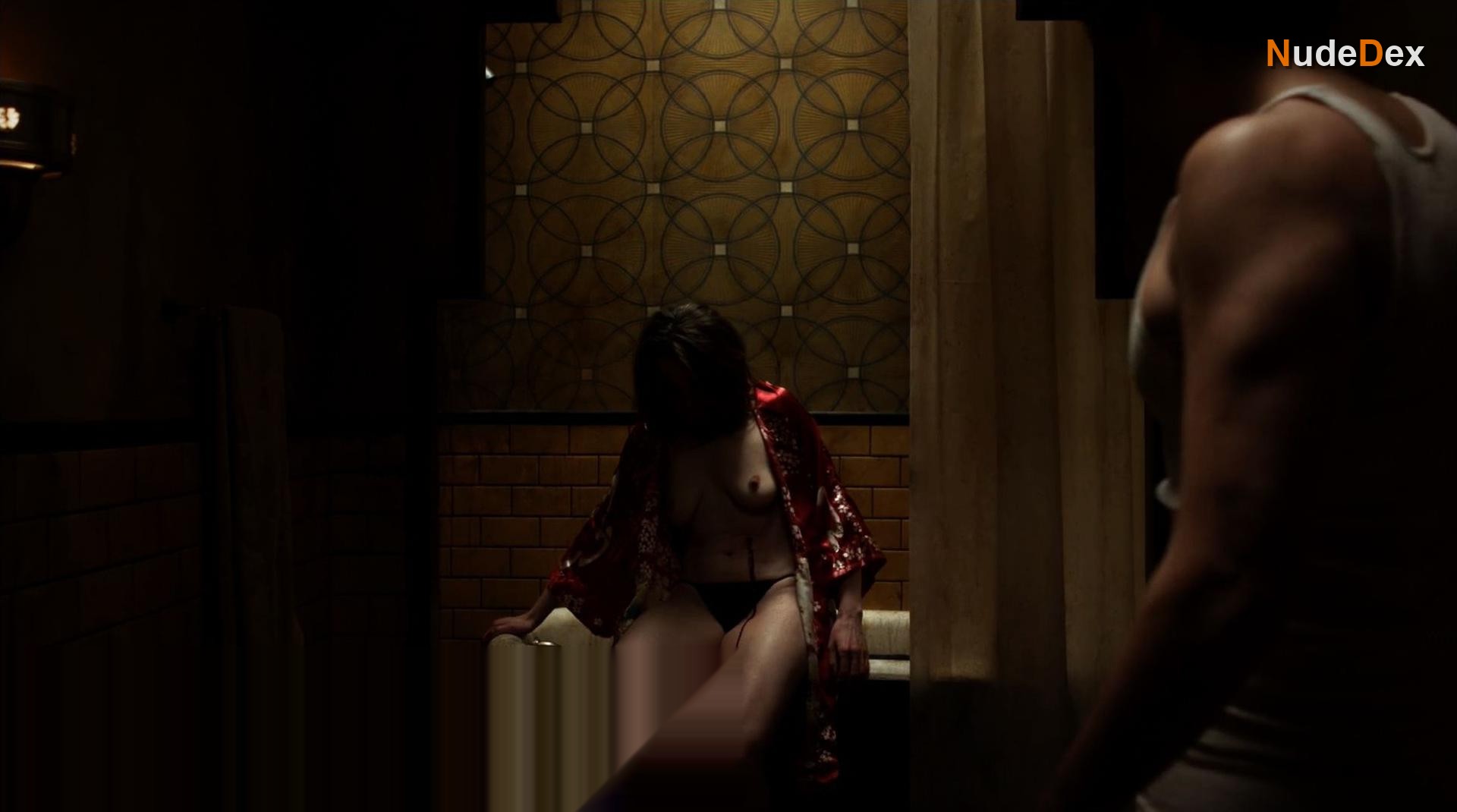 Maria Dizzia in Piercing, photo 3