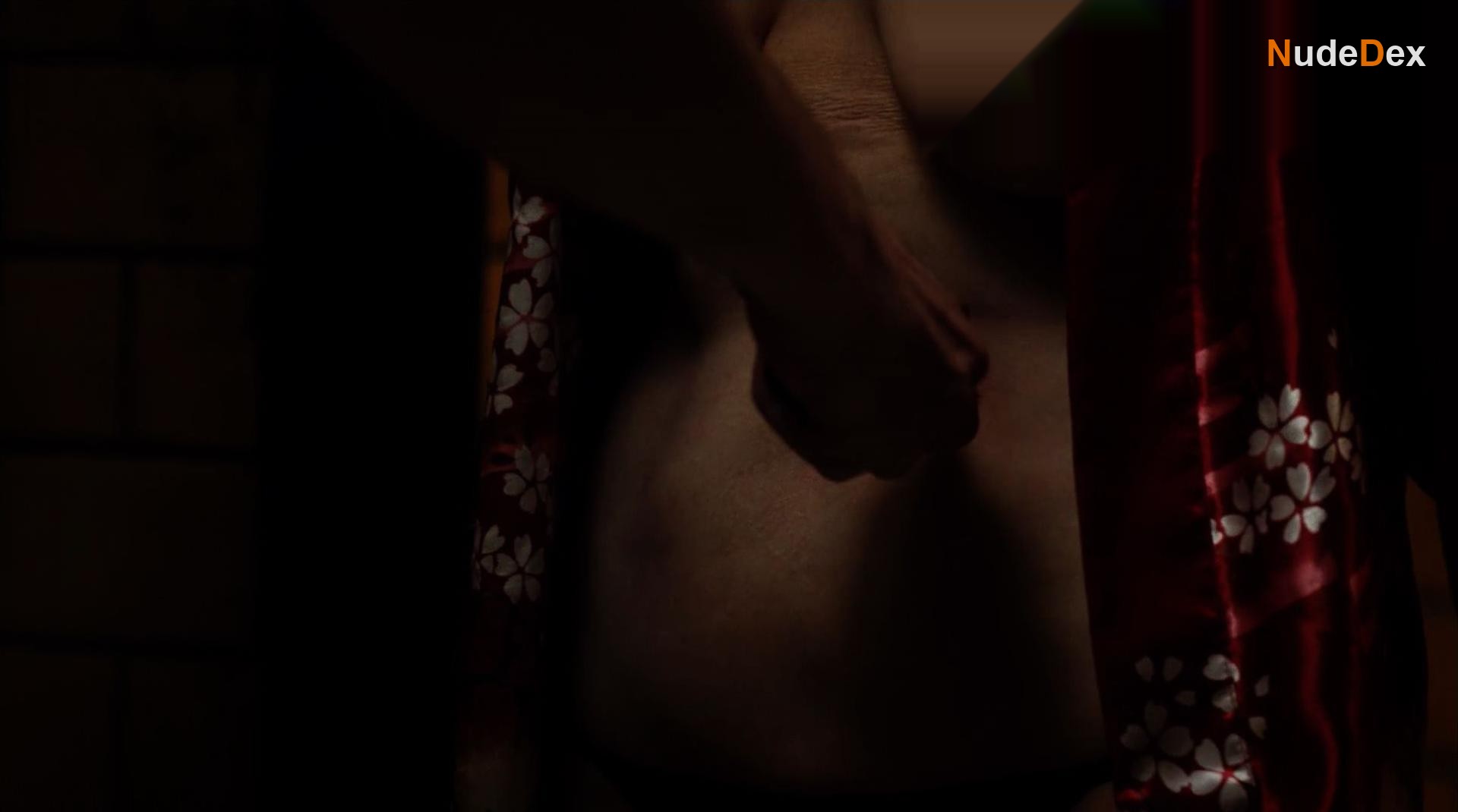 Maria Dizzia in Piercing, photo 4