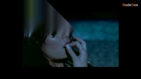 Maria Korinthiou in Deep End, photo 14
