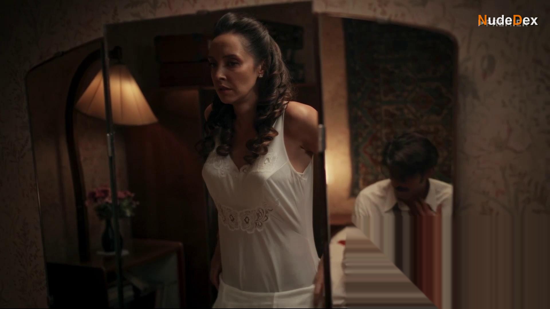 Mariam Mano in Simon, photo 5