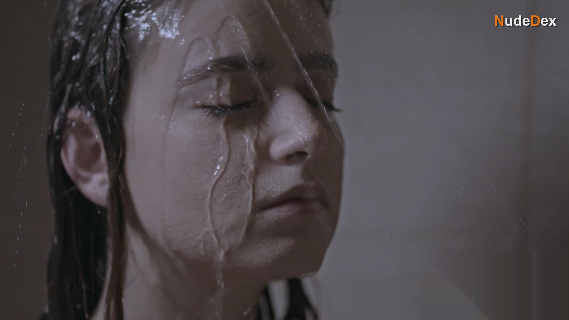 Maria Nacouzi in Weeping Willow, photo 3