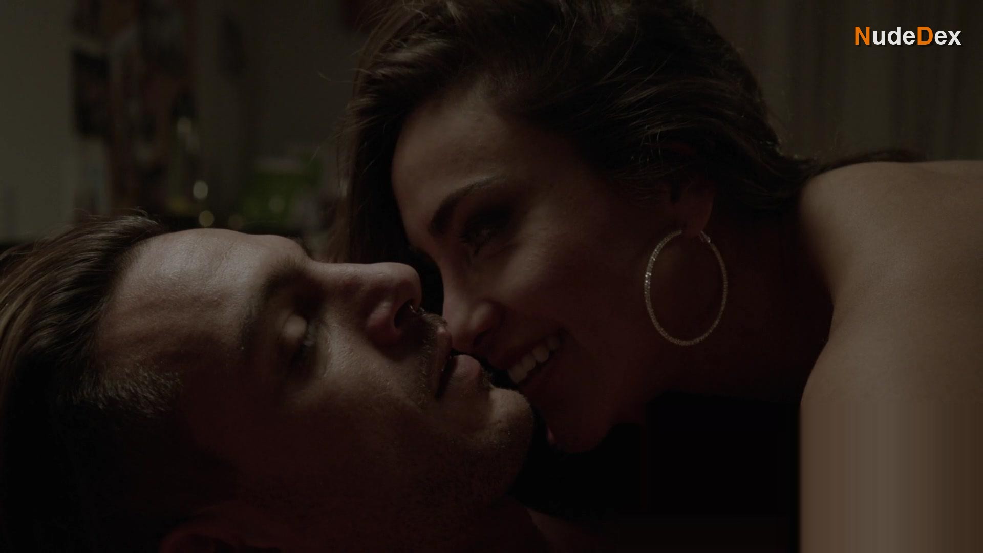 Mariana Trevino in Club De Cuervos, photo 5