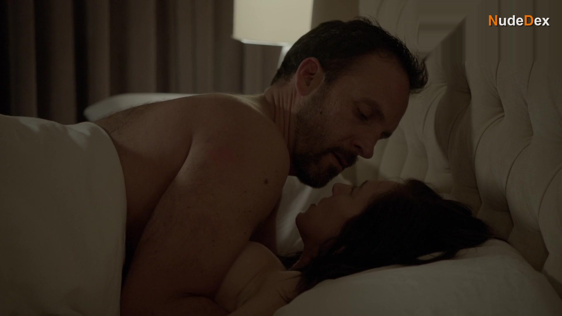 Mariana Trevino in Club De Cuervos, photo 9