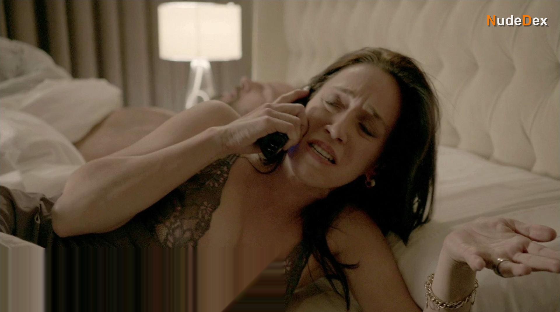 Mariana Trevino in Club De Cuervos, photo 18