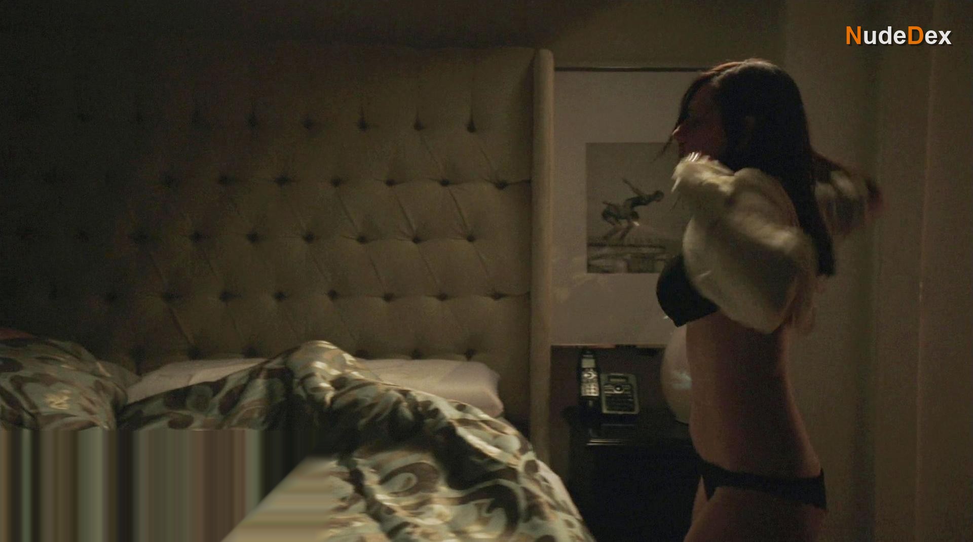 Mariana Trevino in Club De Cuervos, photo 19