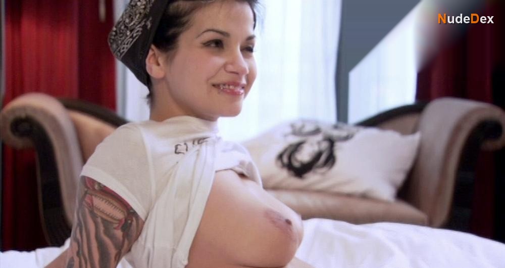 Marianne Suicide in Suicidegirls Guide To Living, photo 1