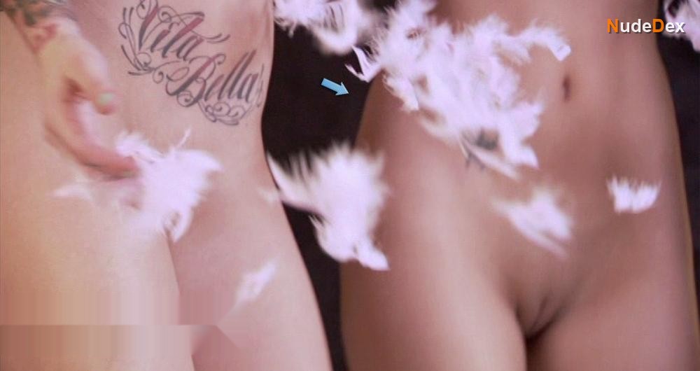 Marianne Suicide in Suicidegirls Guide To Living, photo 2