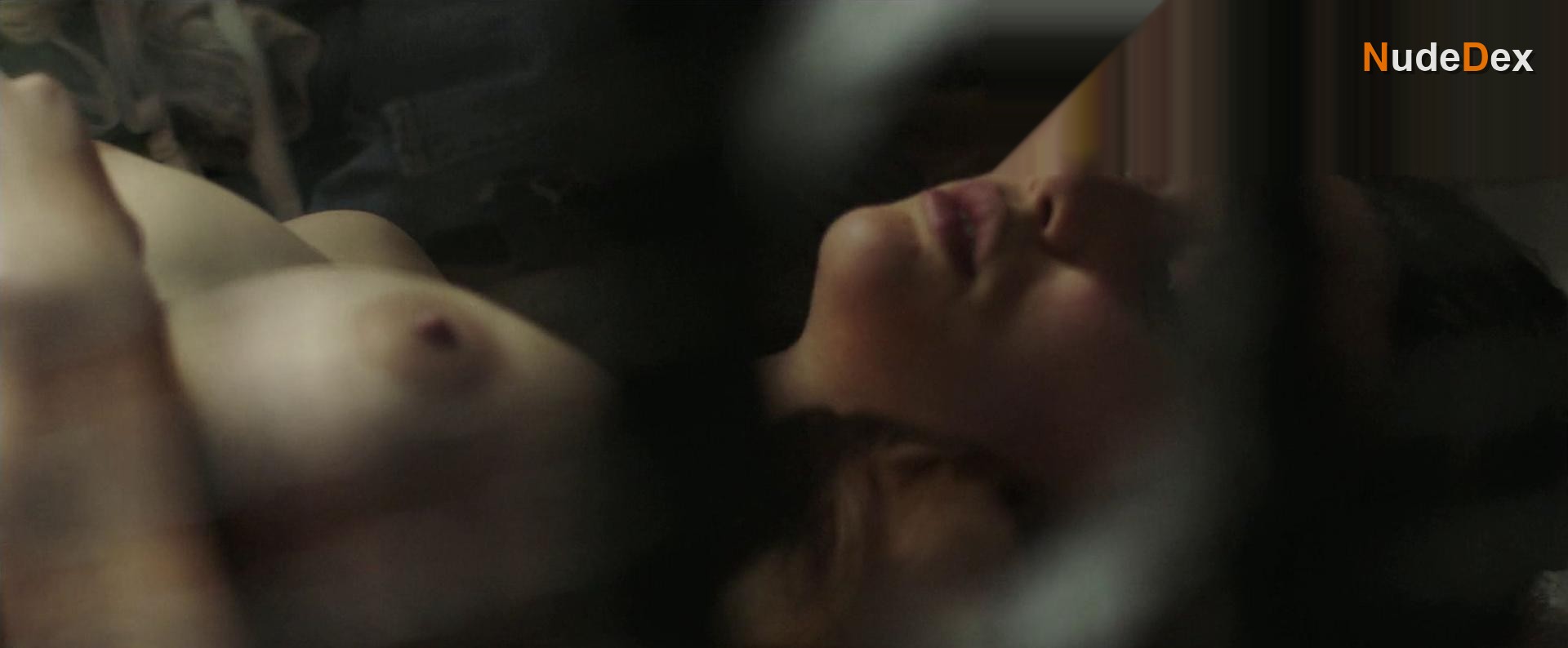 Maria Pedraza in Amar, photo 7