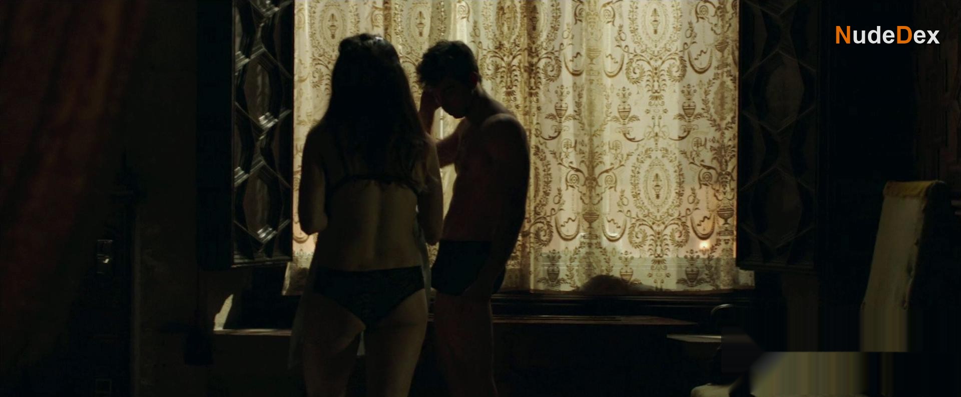 Maria Pedraza in Amar, photo 11