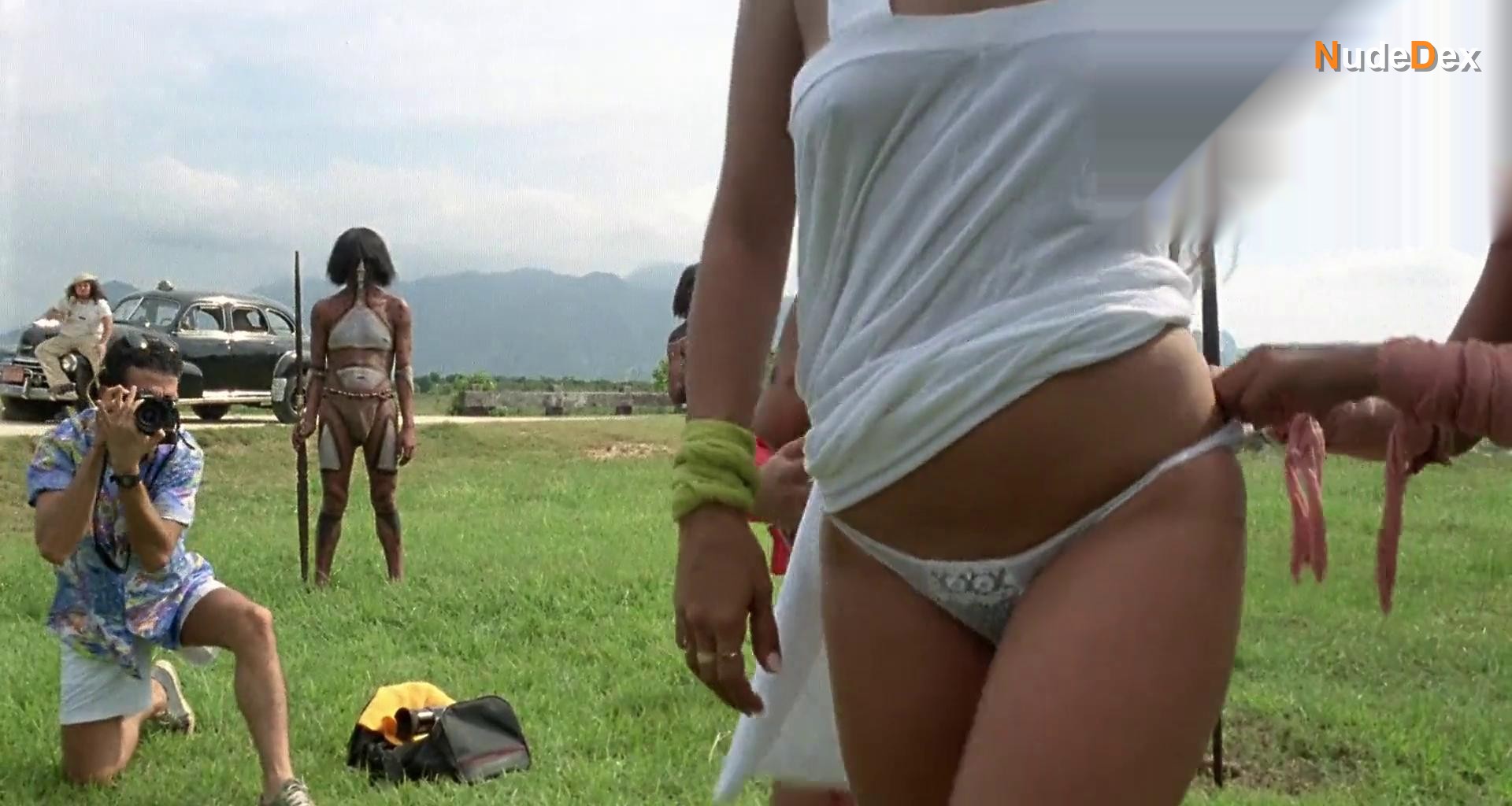 Maria Reis in Massacre In Dinosaur Valley, photo 9