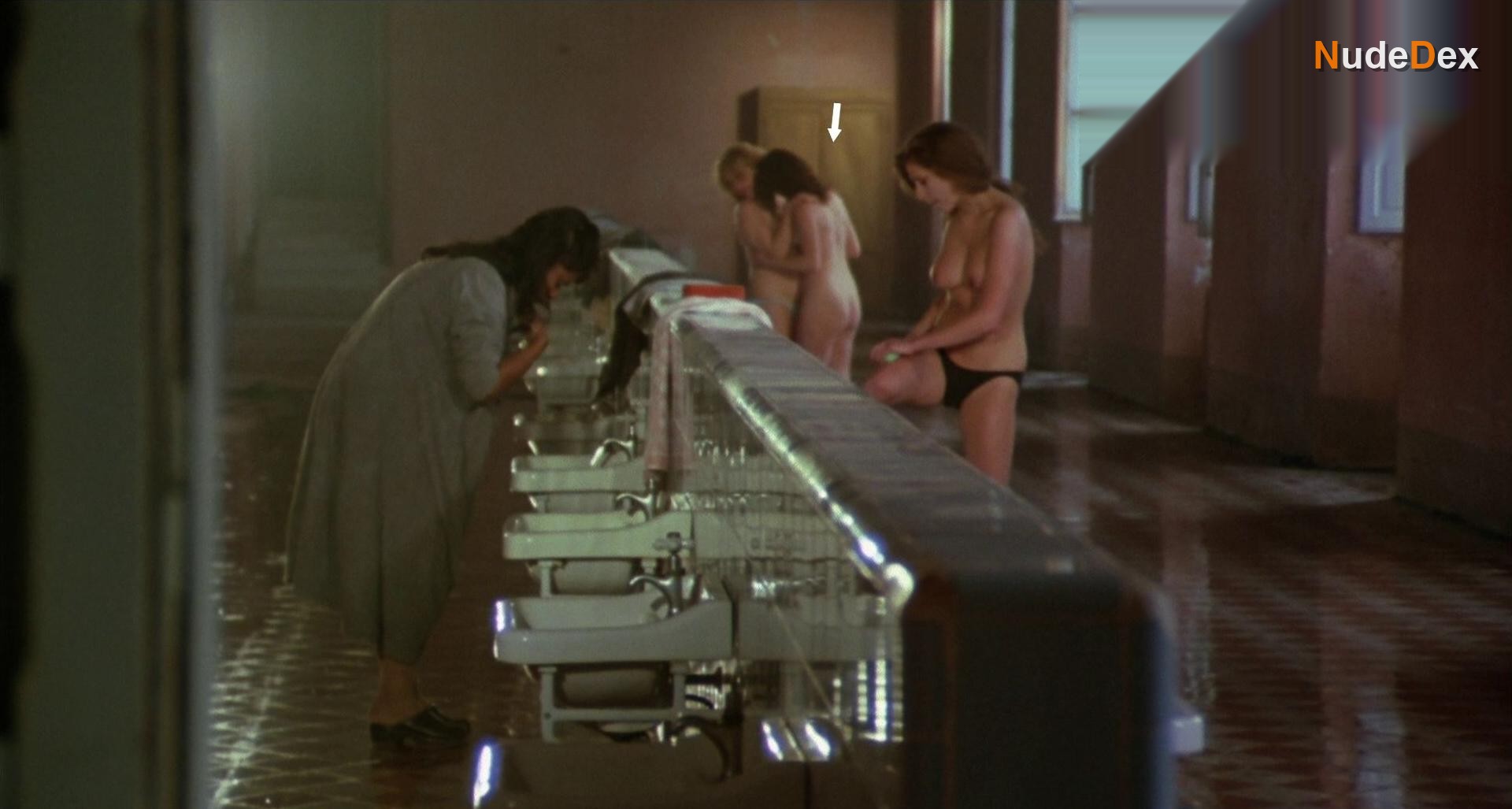 Maria Romano in Women's Prison Massacre, photo 11