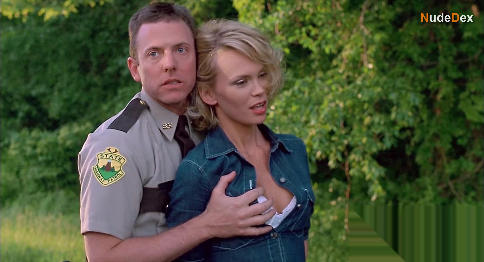 Maria Tornberg in Super Troopers, photo 1