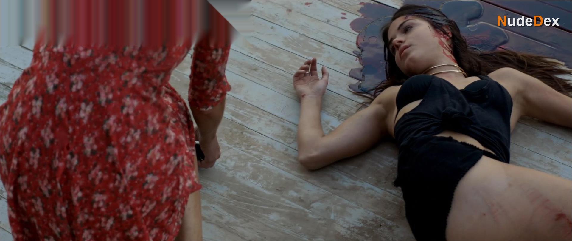 Marie Avgeropoulos in Isolation, photo 3