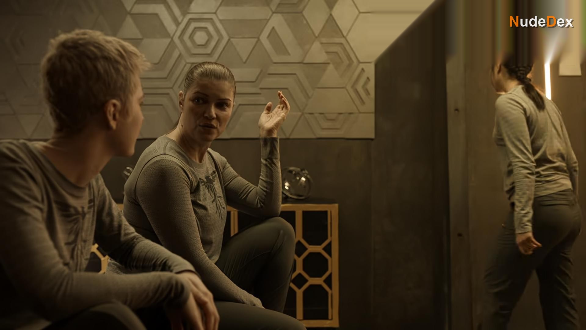 Marie Avgeropoulos in The 100, photo 35