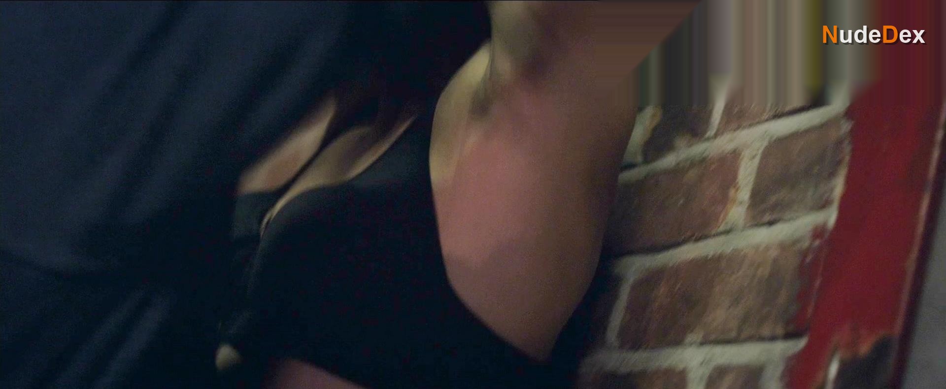 Marie Avgeropoulos in Tracers, photo 1
