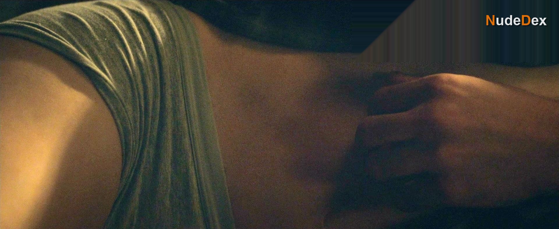 Marie Avgeropoulos in Tracers, photo 4