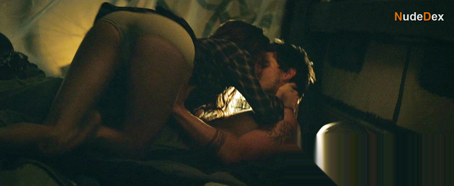 Marie Avgeropoulos in Tracers, photo 7