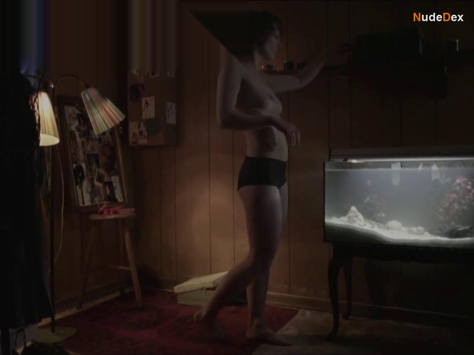 Marie Bach Hansen in Retrograde, photo 2