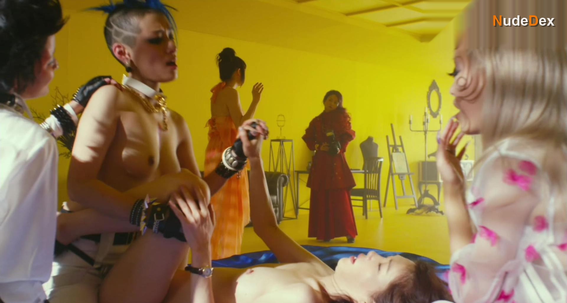 Mariko Tsutsui in L' Ete 36