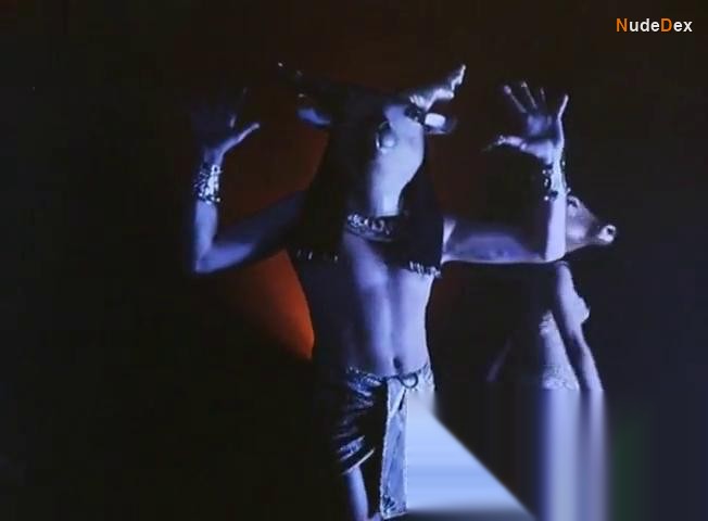 Marilu Tolo in The Last Days Of Pompeii, photo 9