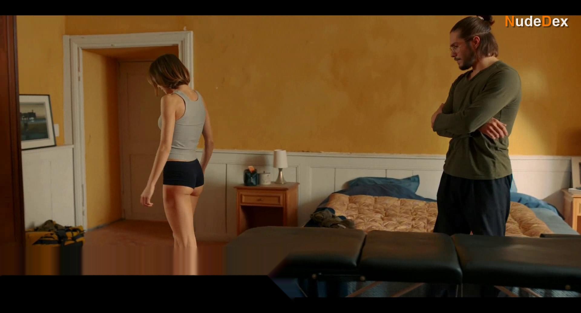 Marion Barbeau in Rise, photo 5