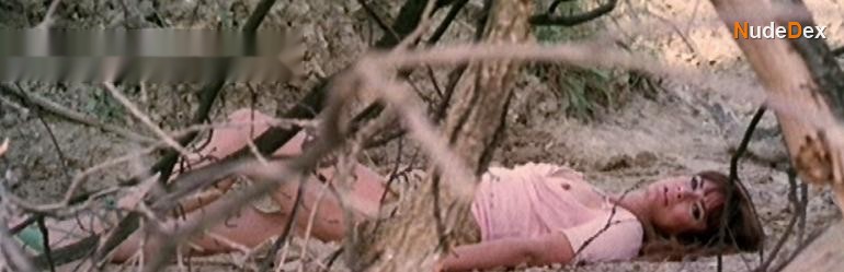 Marisa Mell in La Belva Col Mitra, photo 6