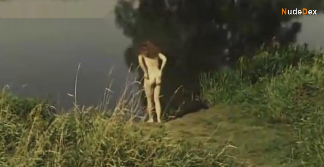 Mariya Glazkova in At The Dawn Of Our Youthful Years, photo 1