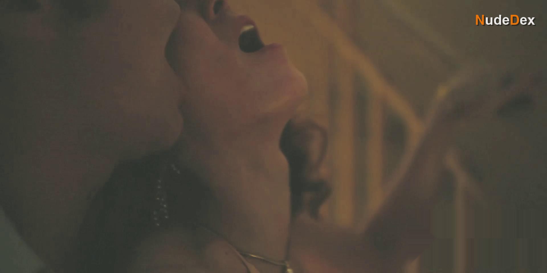 Marjorie Estiano in Angela Diniz Murdered And Convicted, photo 72