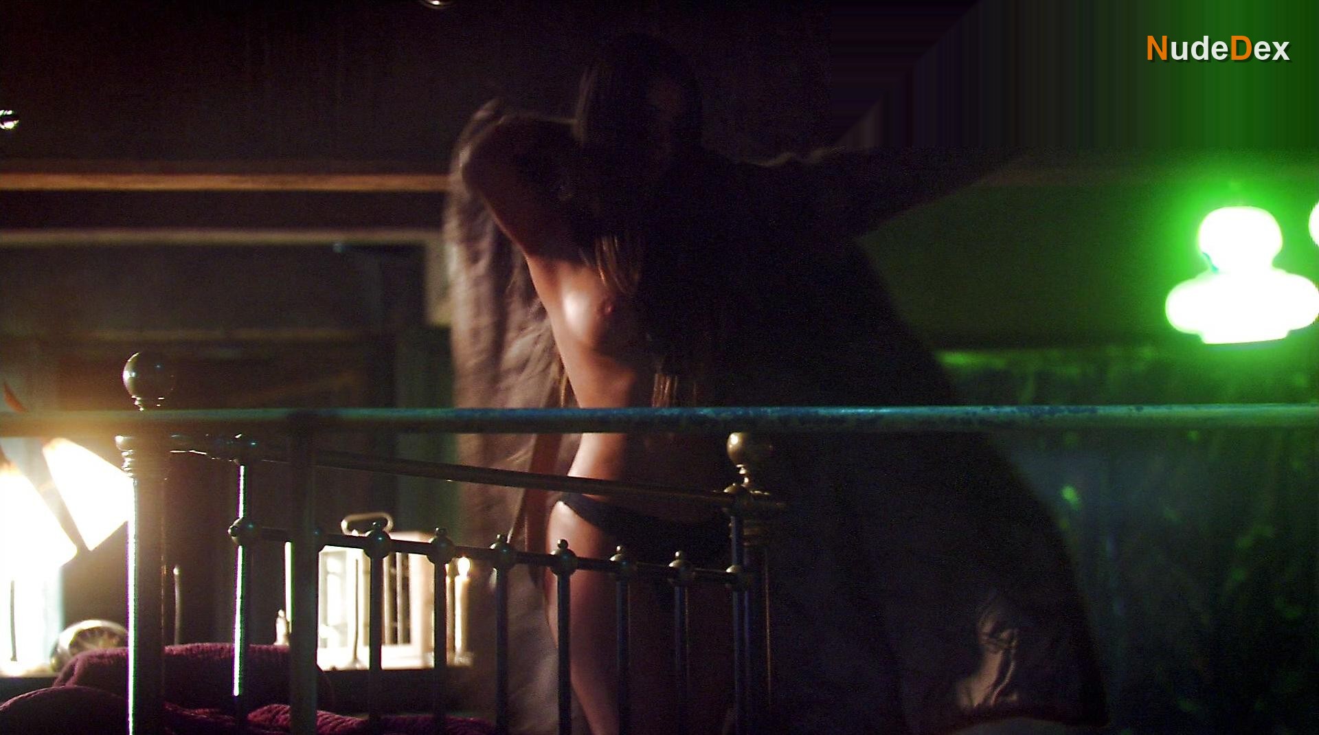 Marlene Favela in Species The Awakening, photo 30