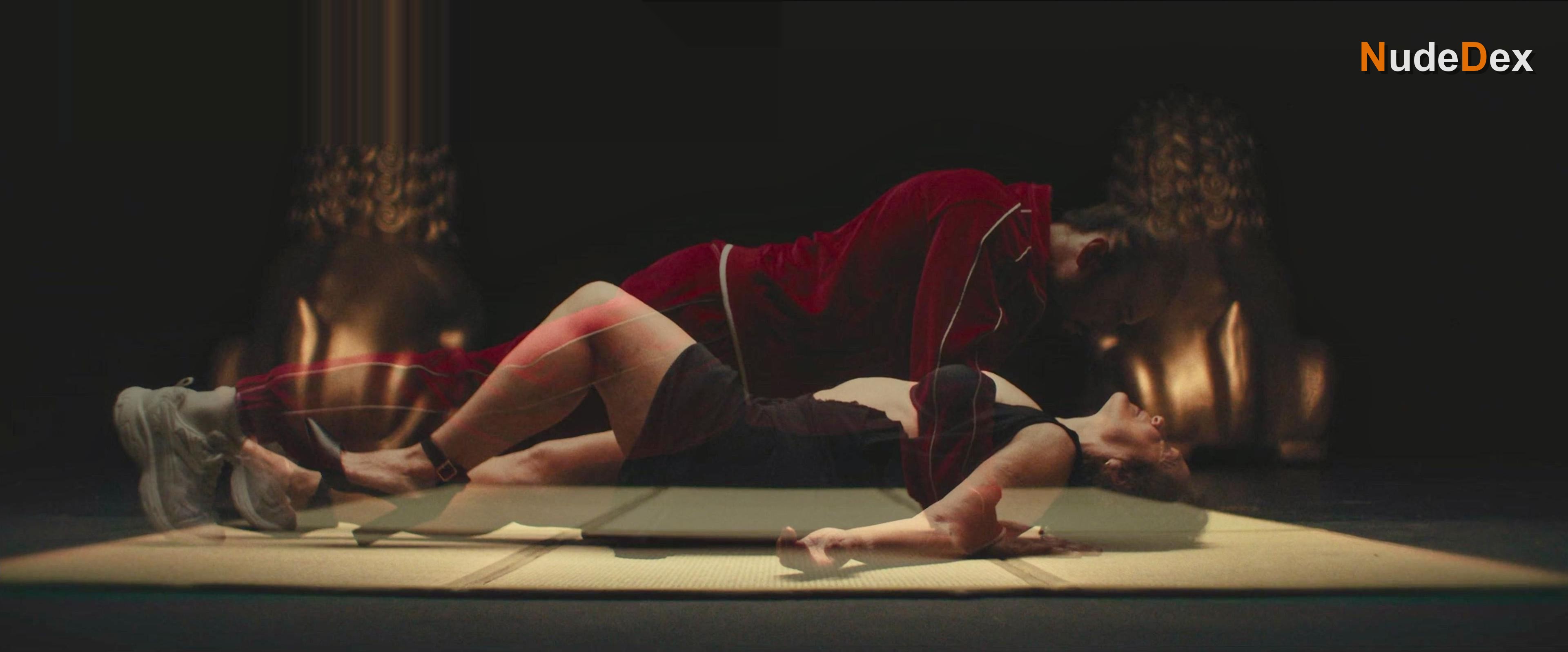 Touch Me in Touch Me, photo 2