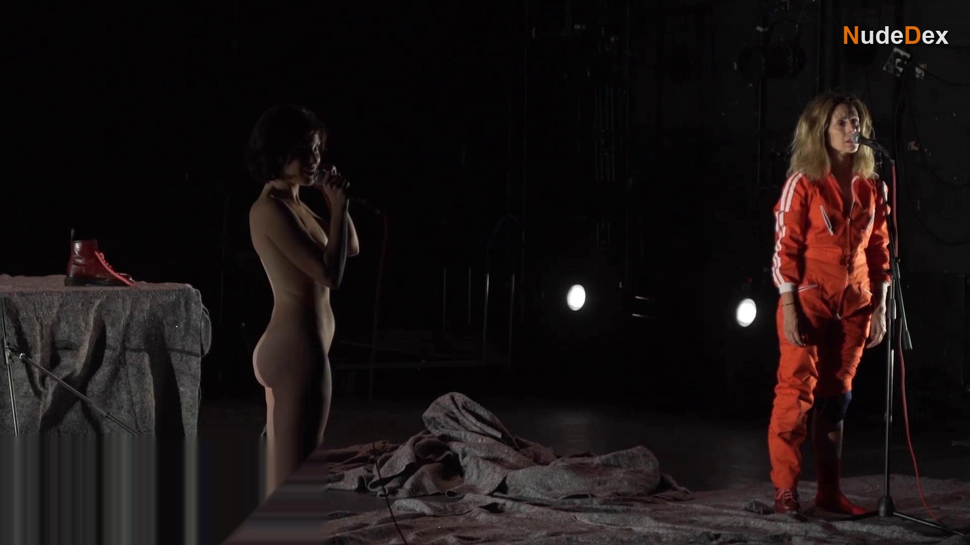 Marta Osso in F R A U, photo 6