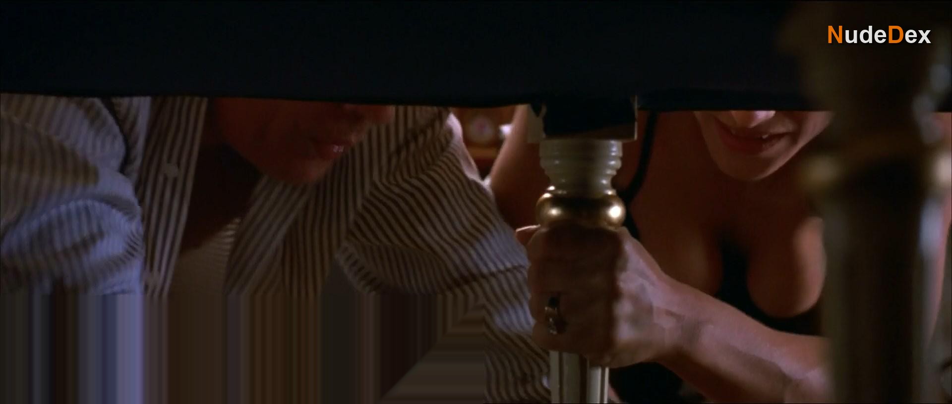 Mary-louise Parker in Goodbye Lover, photo 23