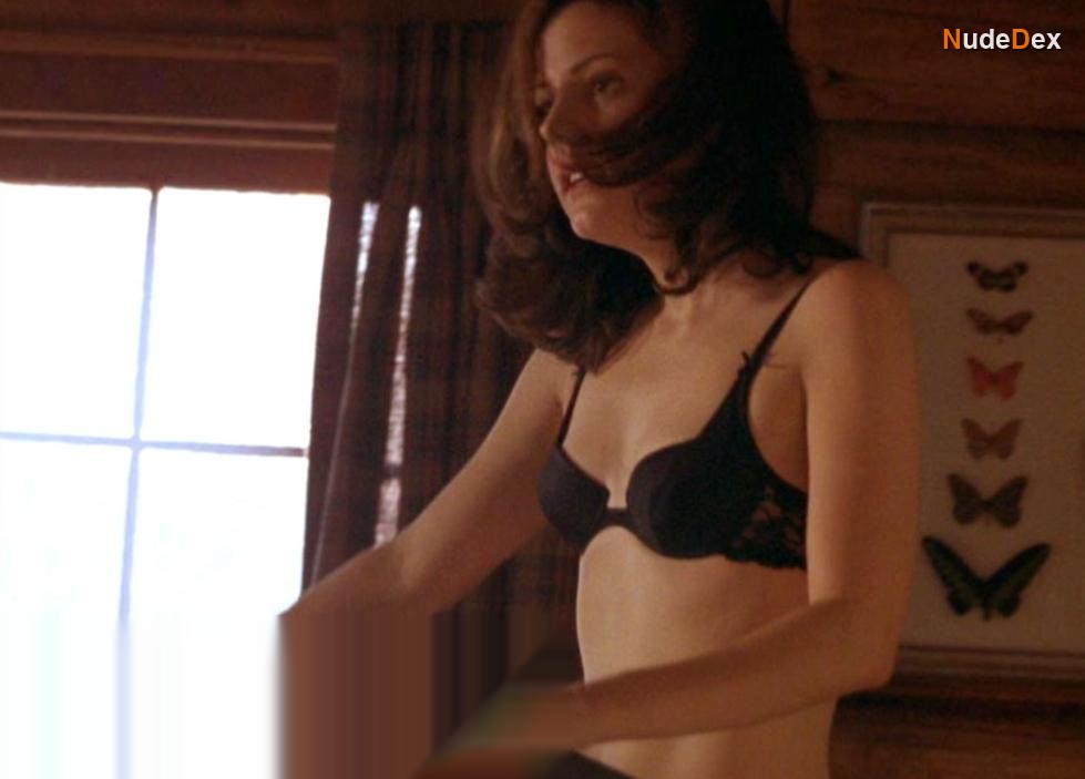 Mary-louise Parker in Goodbye Lover, photo 33