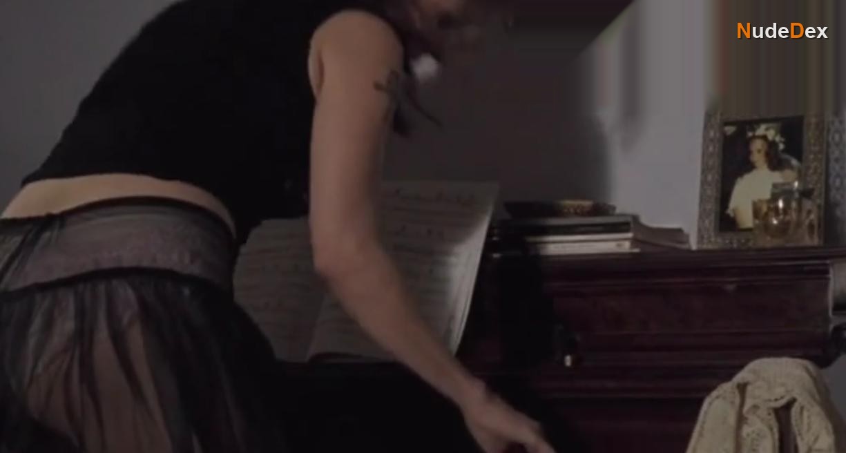 Mary-louise Parker in Romance Cigarettes, photo 3