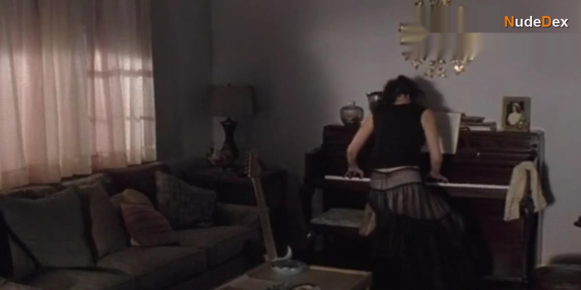 Mary-louise Parker in Romance Cigarettes, photo 4