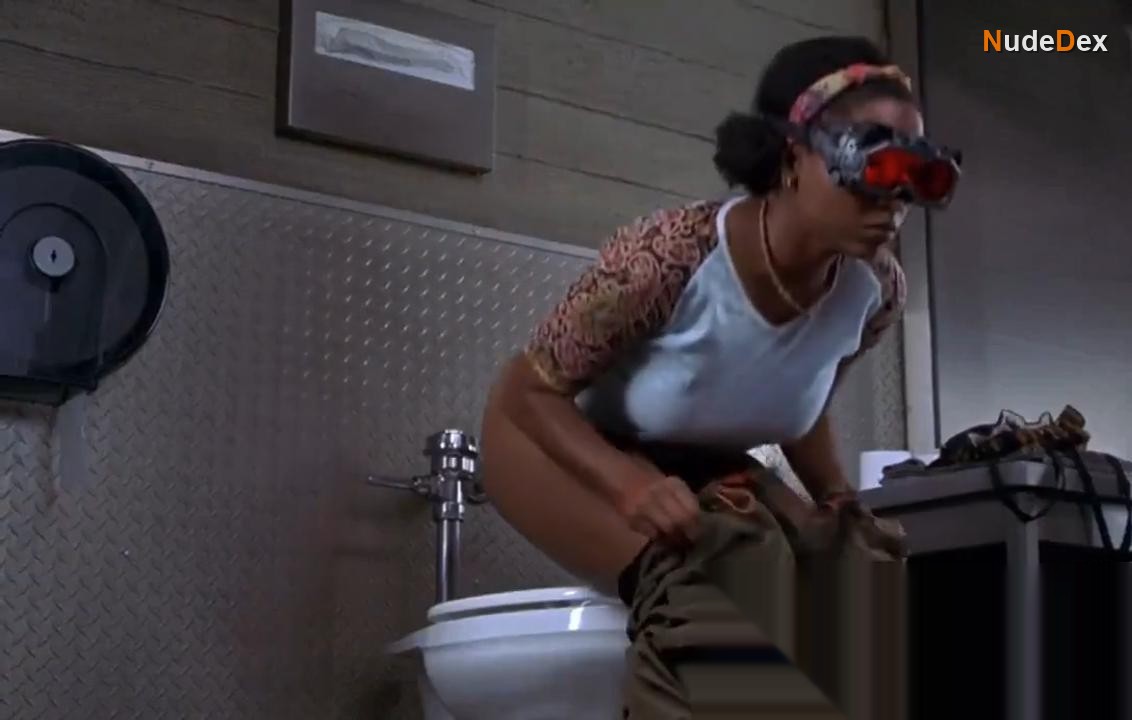 Mary Randle in Hollow Man, photo 1