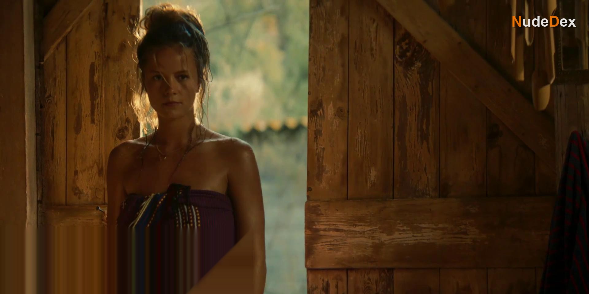 Marysole Fertard in Escort Boys, photo 27