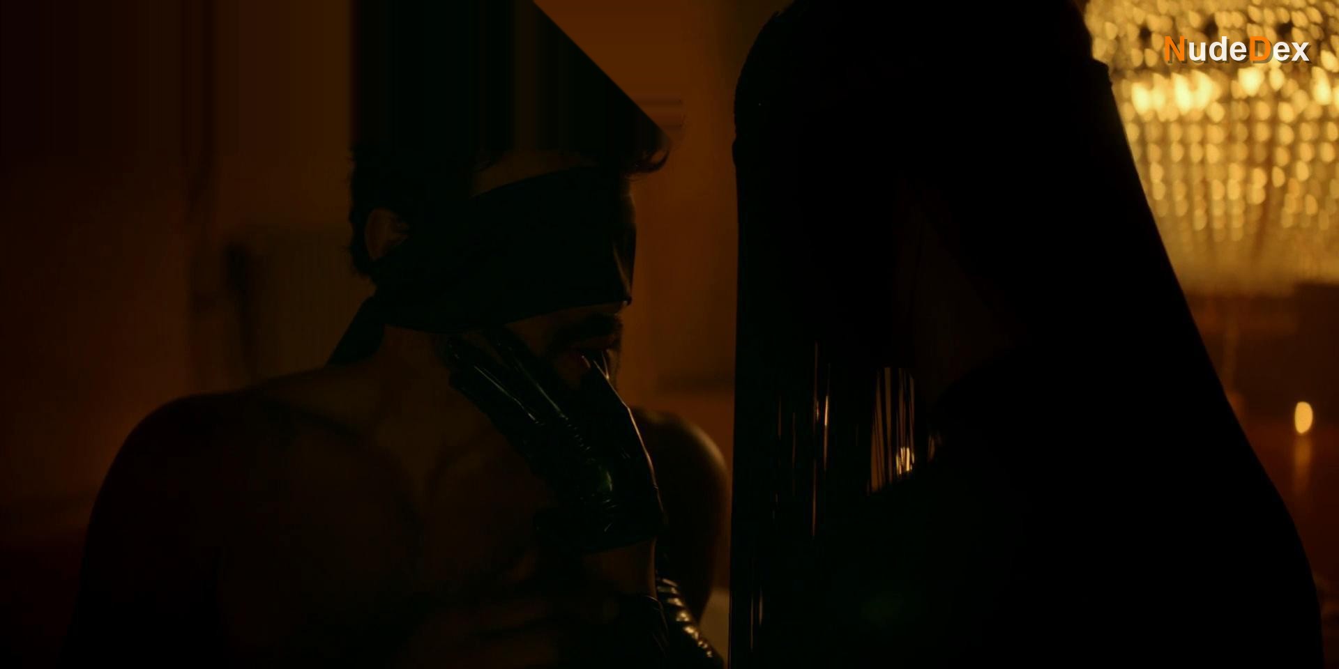 Marysole Fertard in Escort Boys, photo 28
