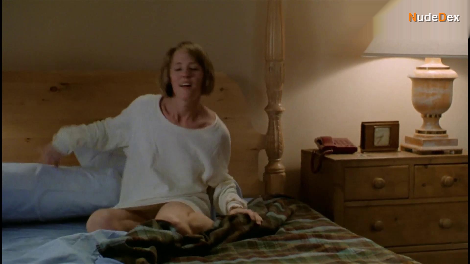 Mary Stuart Masterson in Funny About Love, photo 4