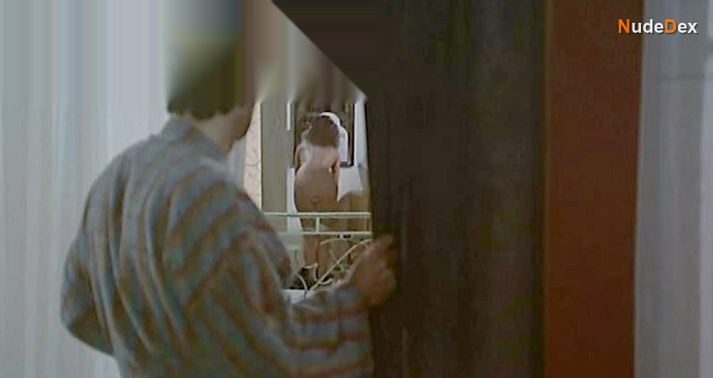 Mathilda May in La Passerelle, photo 4