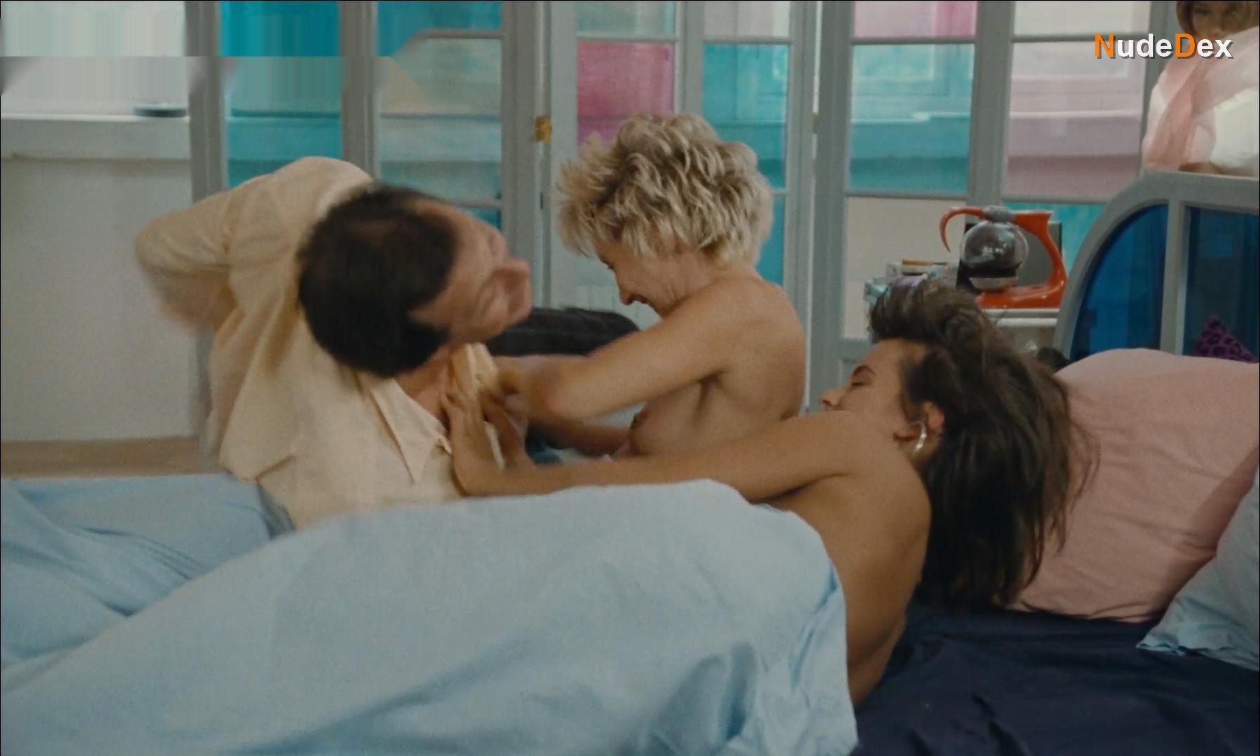 Mathilda May in La Vie Dissolue De Gerard Floque, photo 1
