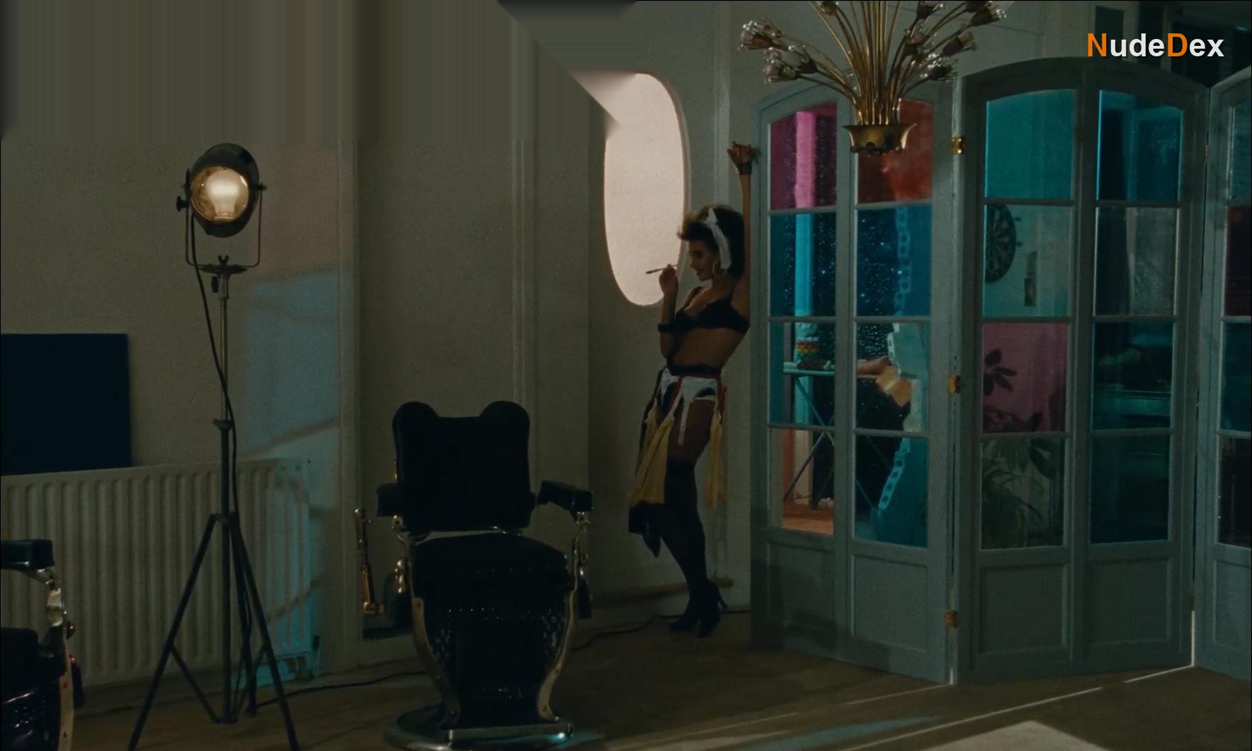 Mathilda May in La Vie Dissolue De Gerard Floque, photo 3