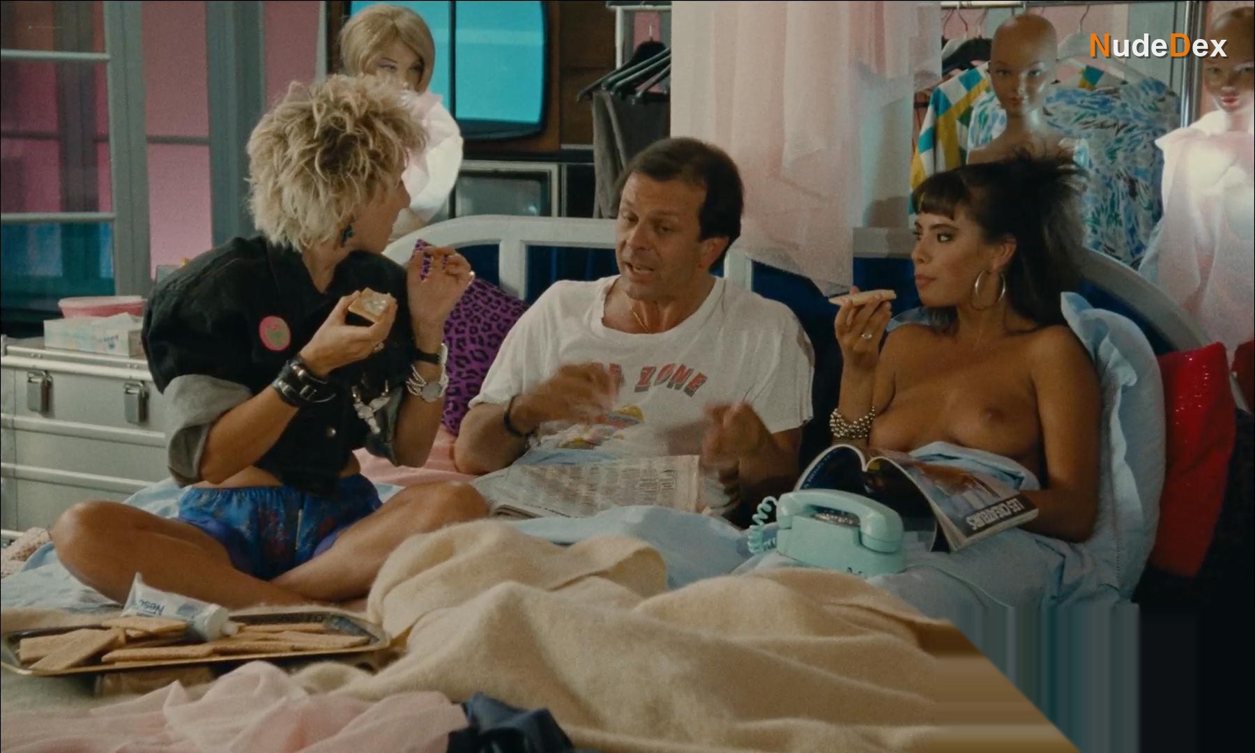 Mathilda May in La Vie Dissolue De Gerard Floque, photo 4