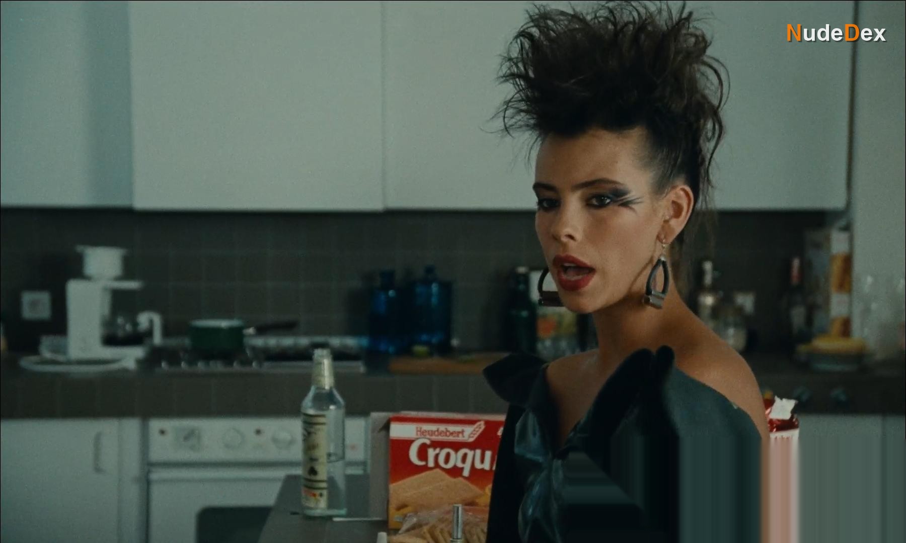 Mathilda May in La Vie Dissolue De Gerard Floque, photo 8