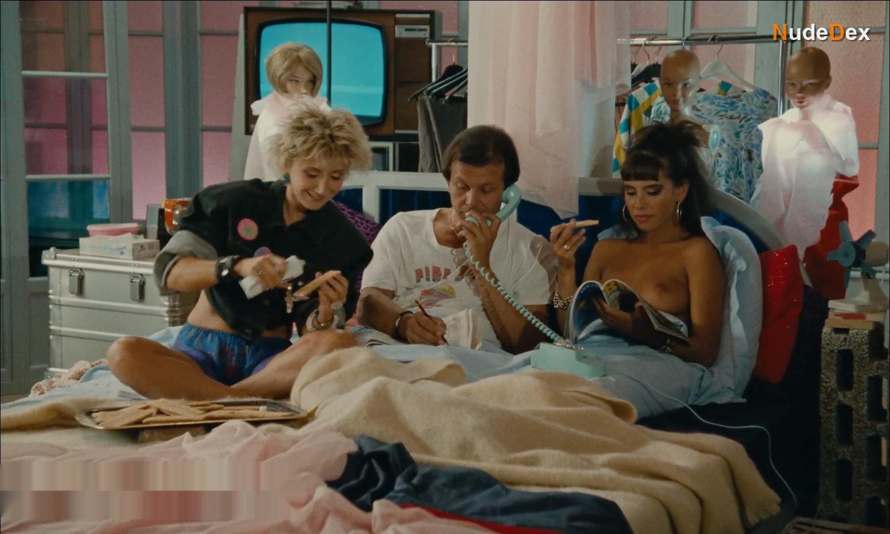 Mathilda May in La Vie Dissolue De Gerard Floque, photo 9